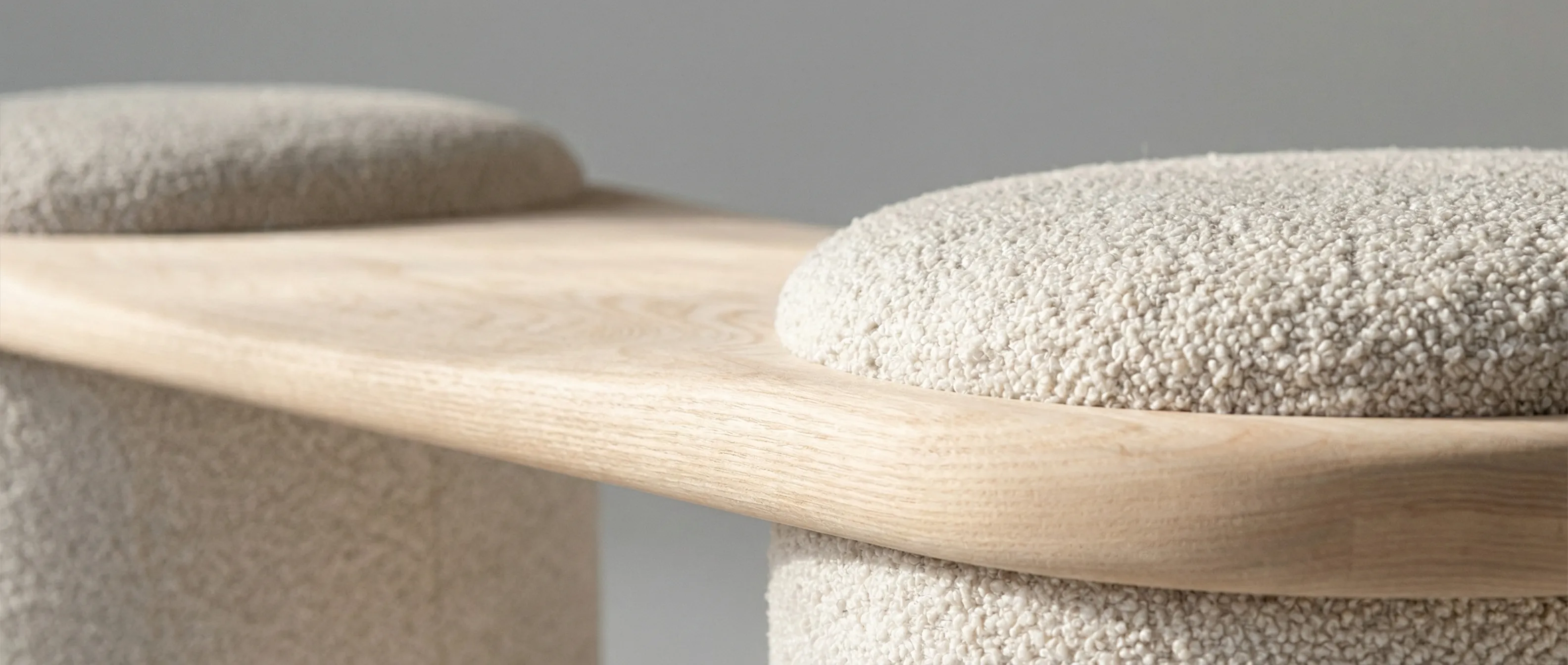 банкетка Wave от фабрики Rene.webp