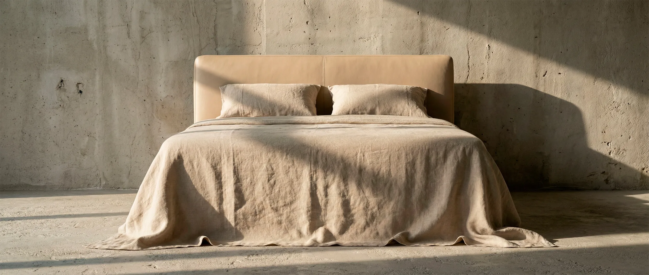 Кровать ЛУП с высоким изголовьем от мебельной фабрики РЕНЕ